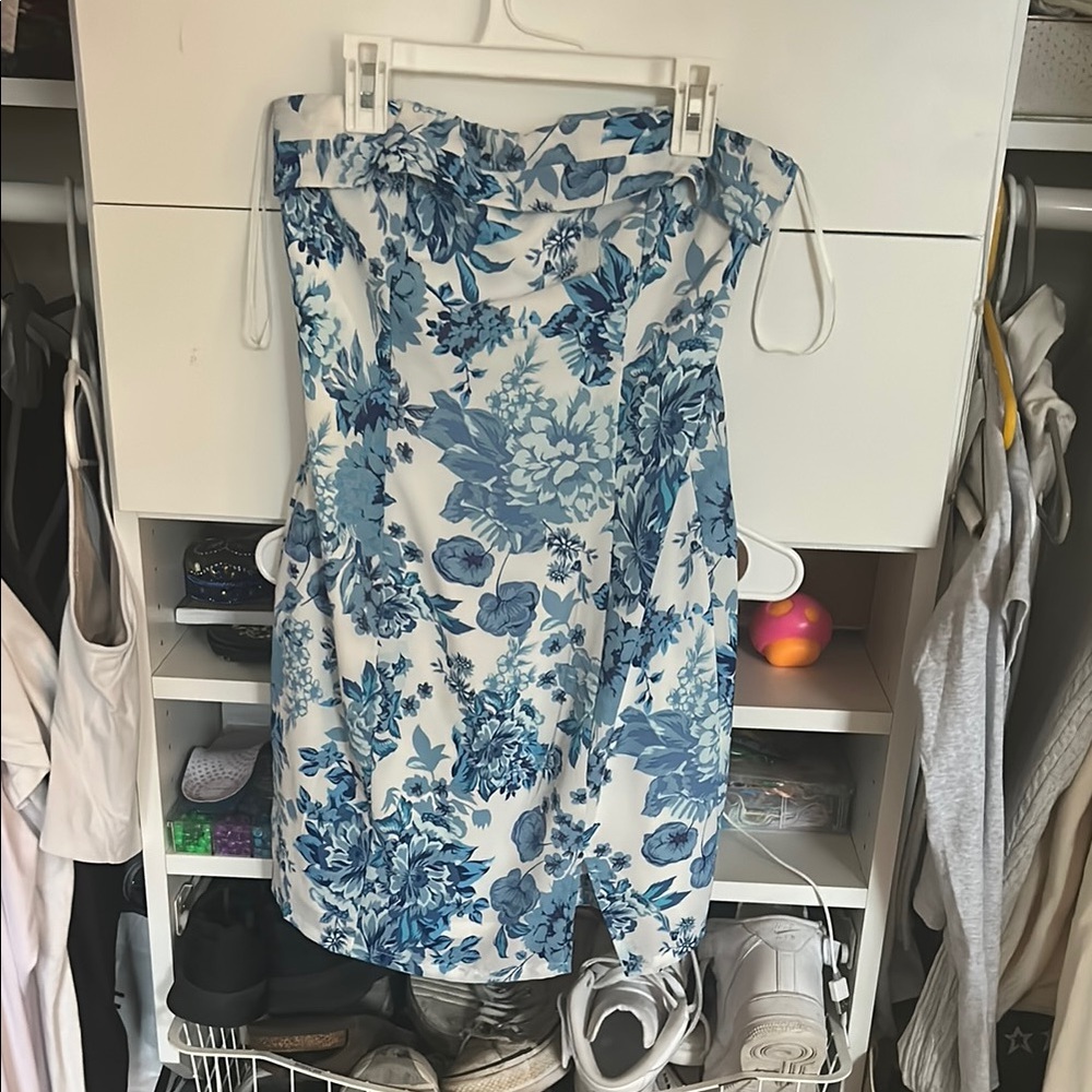 super cute blue and white floral mini dress